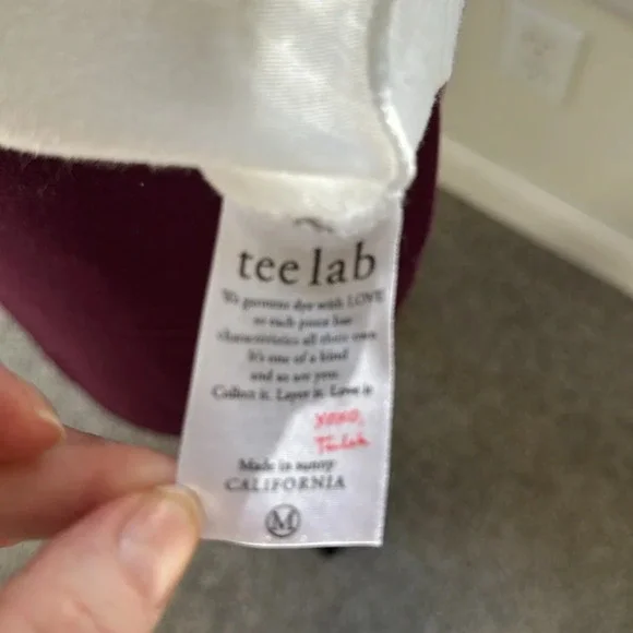 Frank & Eileen White SS Tee Lab Wide V-neck Tee, Medium, EUC - Picture 9 of 10